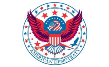Simbol kekuatan demokrasi Amerika dengan latar belakang lambang kebebasan, bendera, dan elemen multikultural.